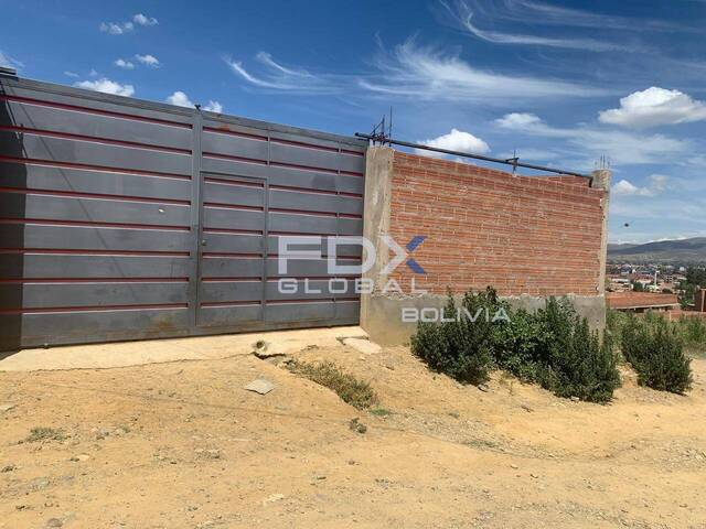 #100105-19 - Casa para Venta en Cochabamba - CBA - 1