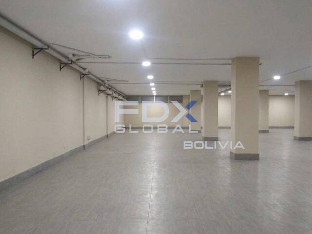 #100105-9 - Salón Comercial para Alquiler en Cochabamba - CBA - 3
